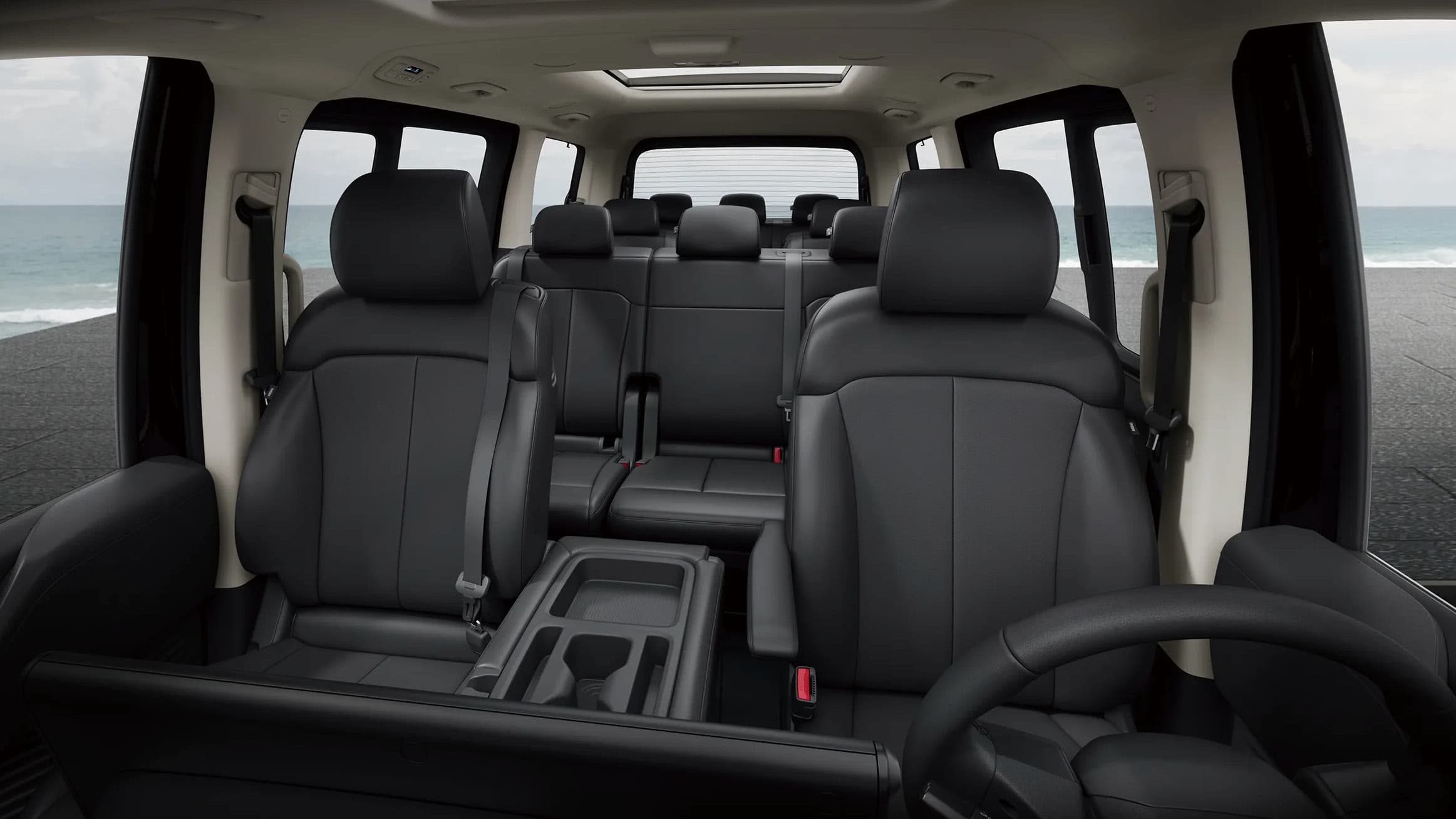 Hyundai Staria (11 chỗ) p6